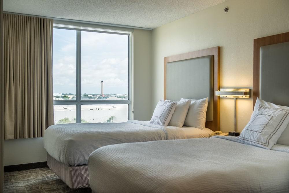 Hotel Springhill By Marriott Miami Airport South Blue Lagoon Area