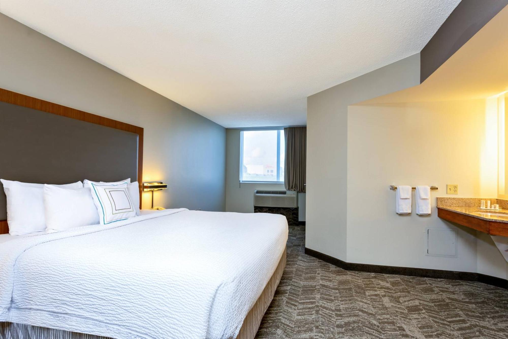 Springhill By Marriott Miami Airport South Blue Lagoon Area 3*