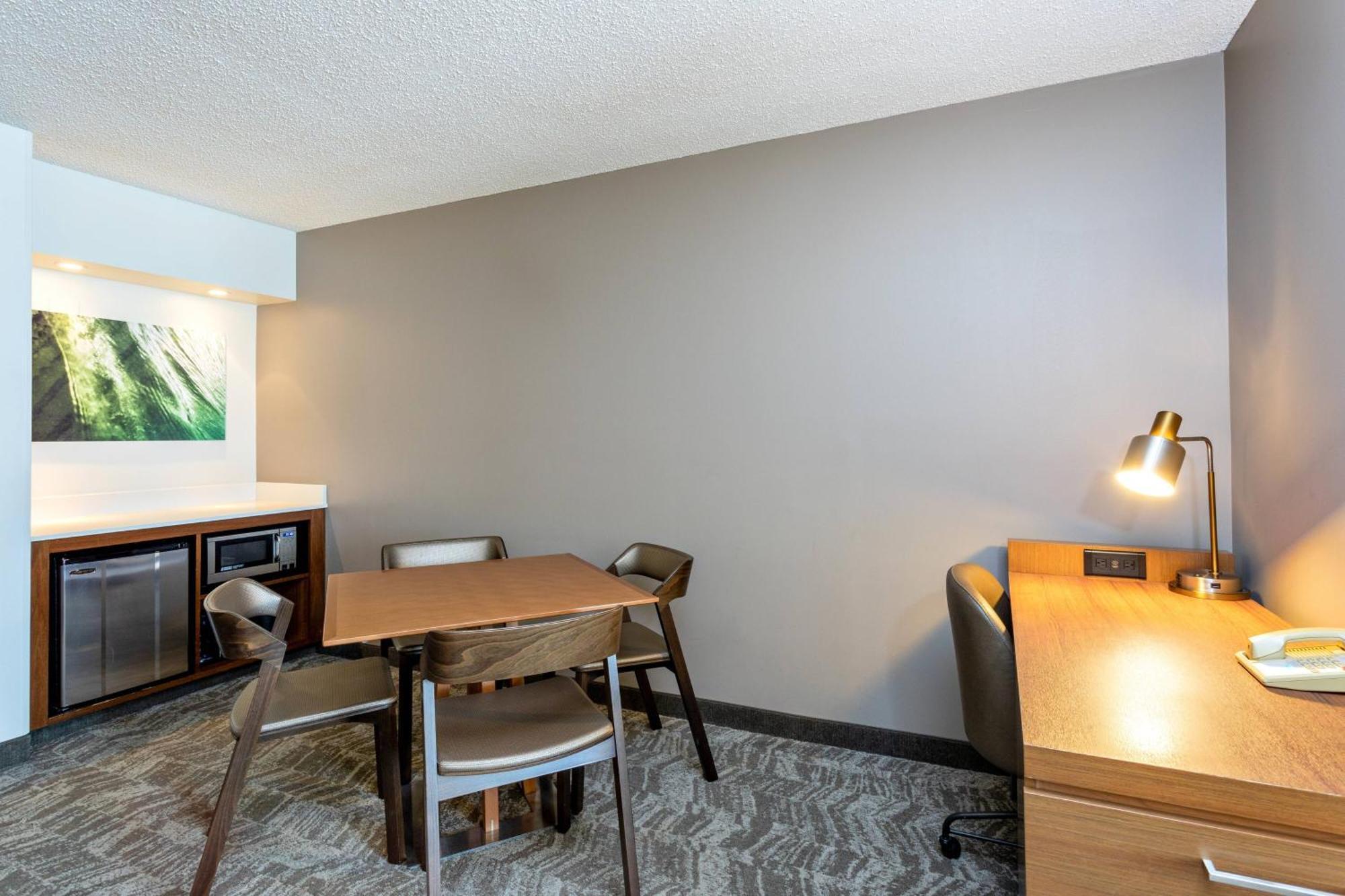 Hotel Springhill By Marriott Miami Airport South Blue Lagoon Area 3*