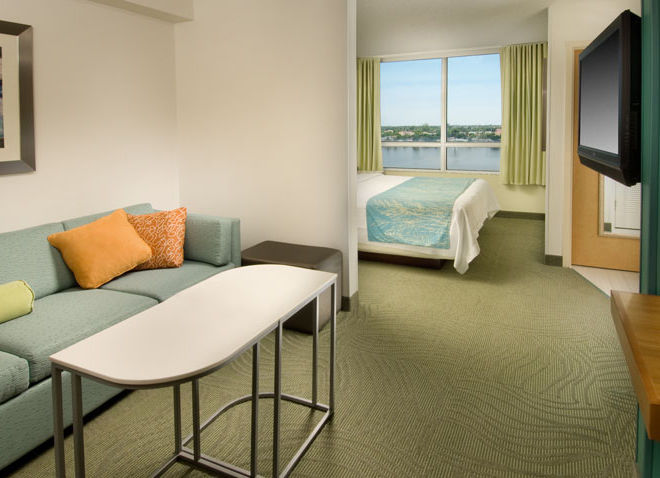 Springhill By Marriott Miami Airport South Blue Lagoon Area