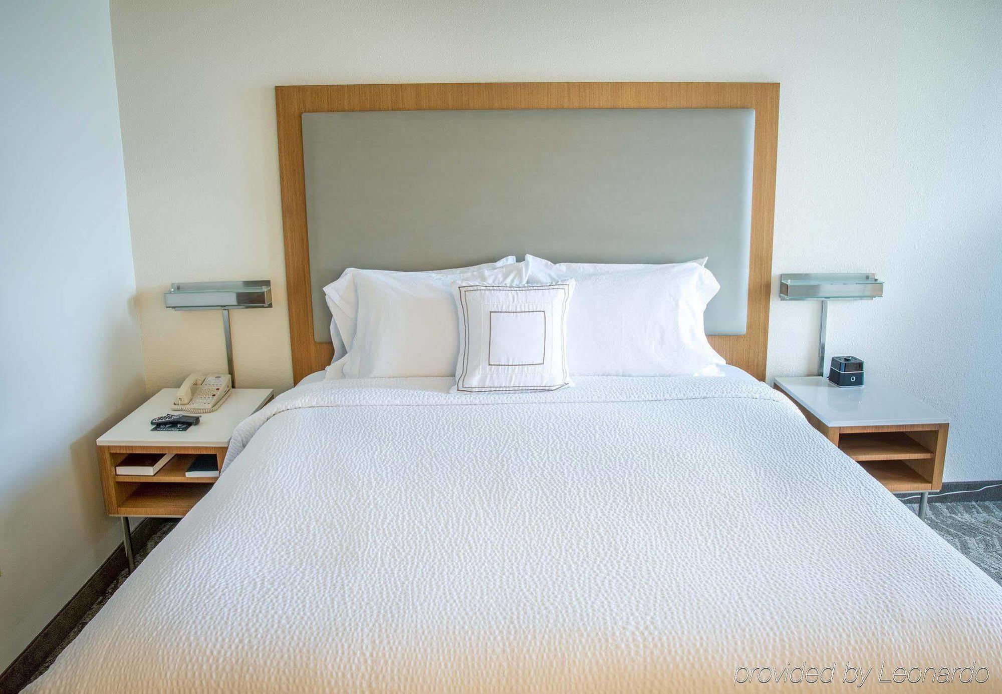 Springhill By Marriott Miami Airport South Blue Lagoon Area
